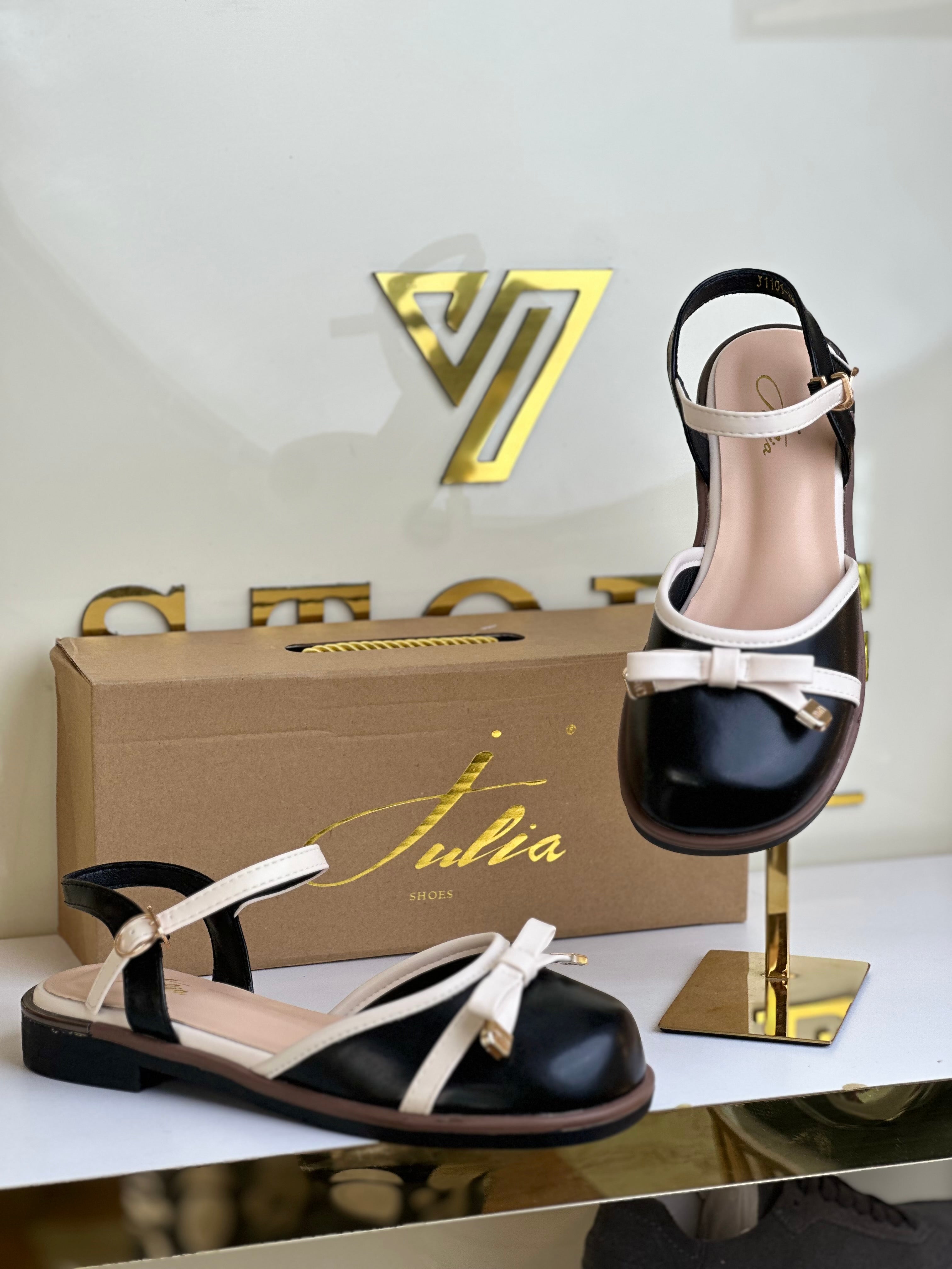 julia j1101-12b