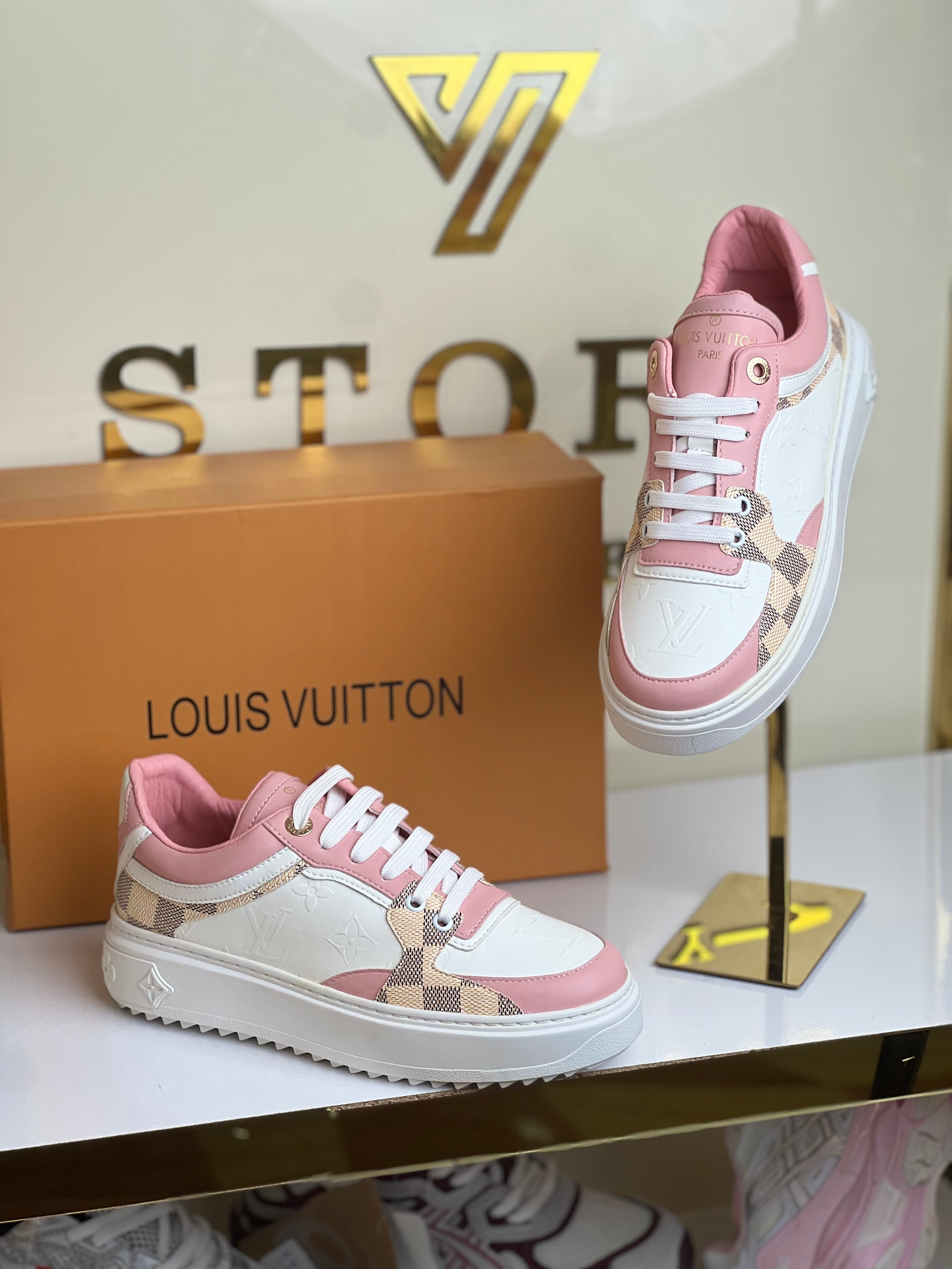 Louis Vuitton modèle Time Out