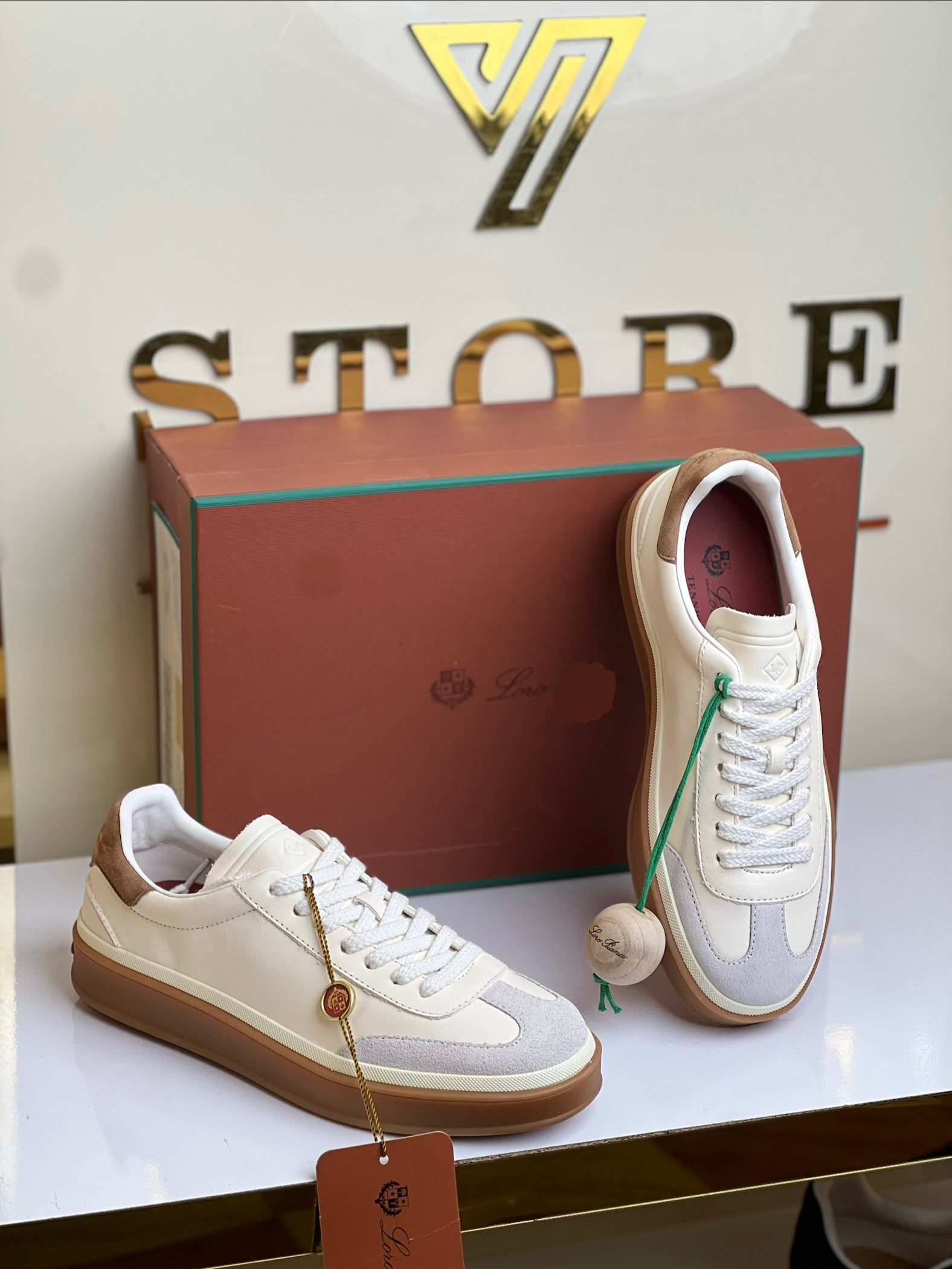 Loro Piana Tennis Walk master quality