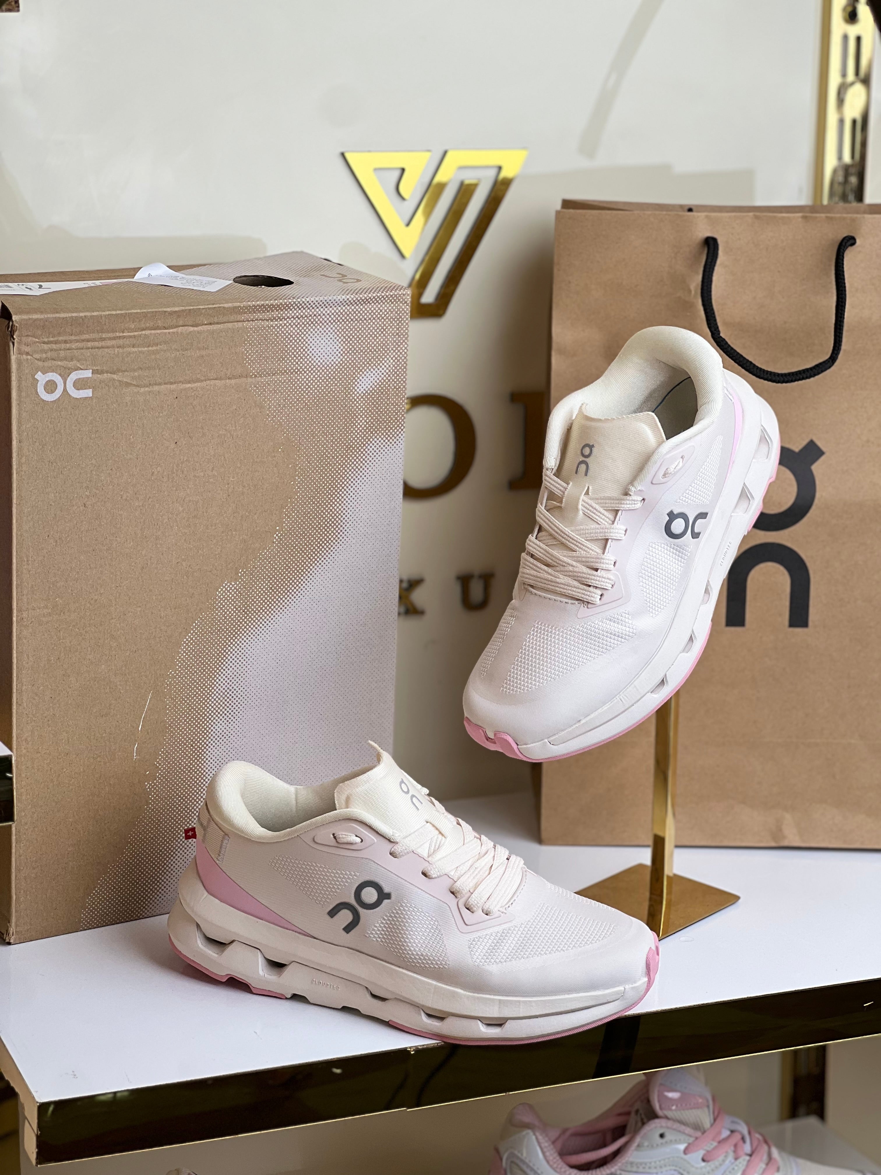 On Cloudsurfer hight quality