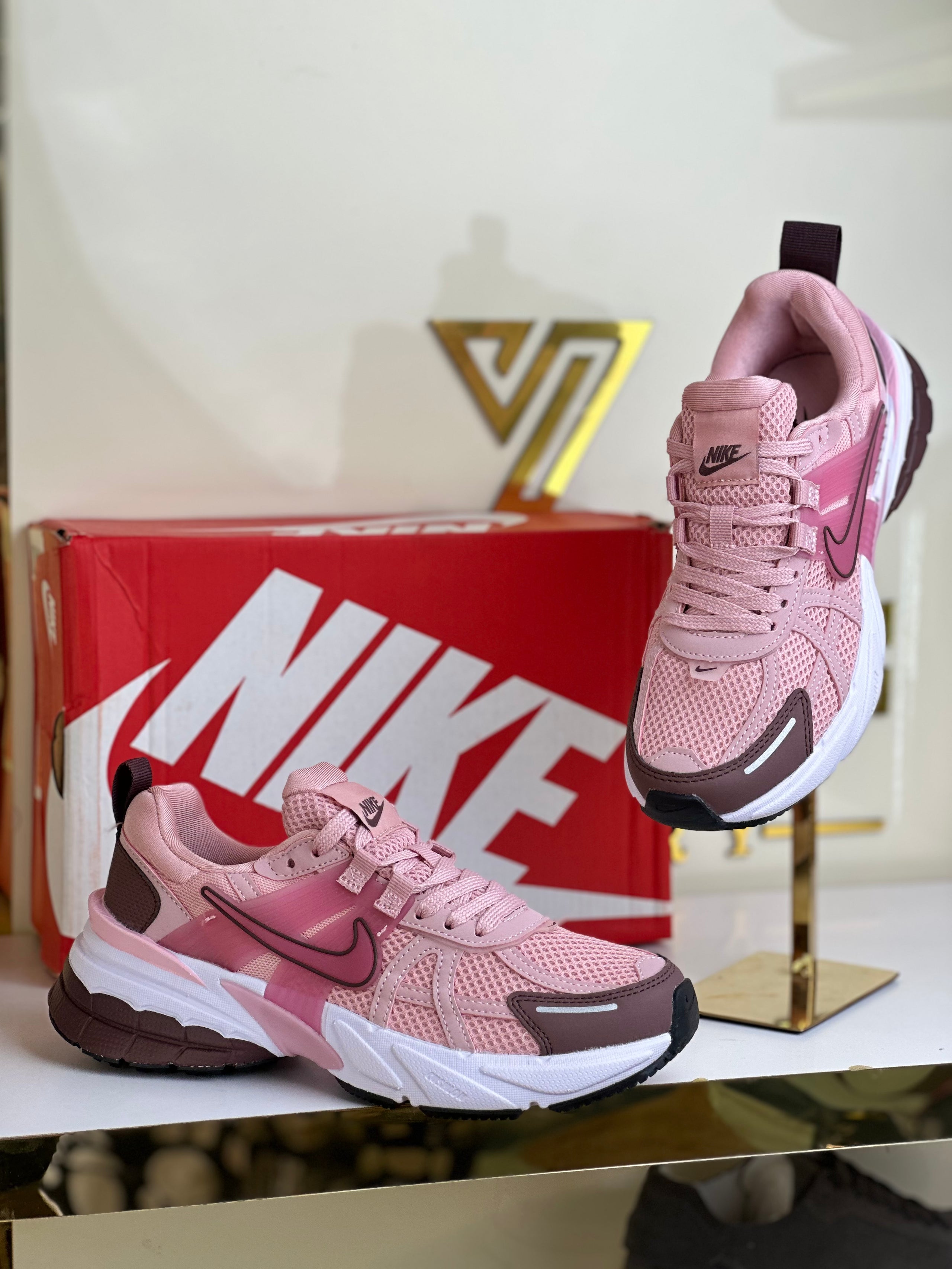 Nike modèle V2K Run